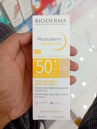 ביודרמה פוטודרם אקוופלואיד +SPF50 עם גוו