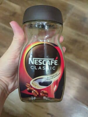 Nescafé® Classic. Натуральный растворимый порошкообразный кофе с добавлением натурального жареного молотого кофе.