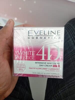 Eveline crème de jour éclaircissante SPF 25