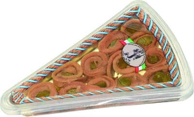 פילה דג אנשובי מגולגל עם צלפים בשמן חמניות