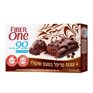 עוגה אישית בטעם שוקולד במילוי וציפוי בטעם שוקולד עם כדורים פריכים מצופים