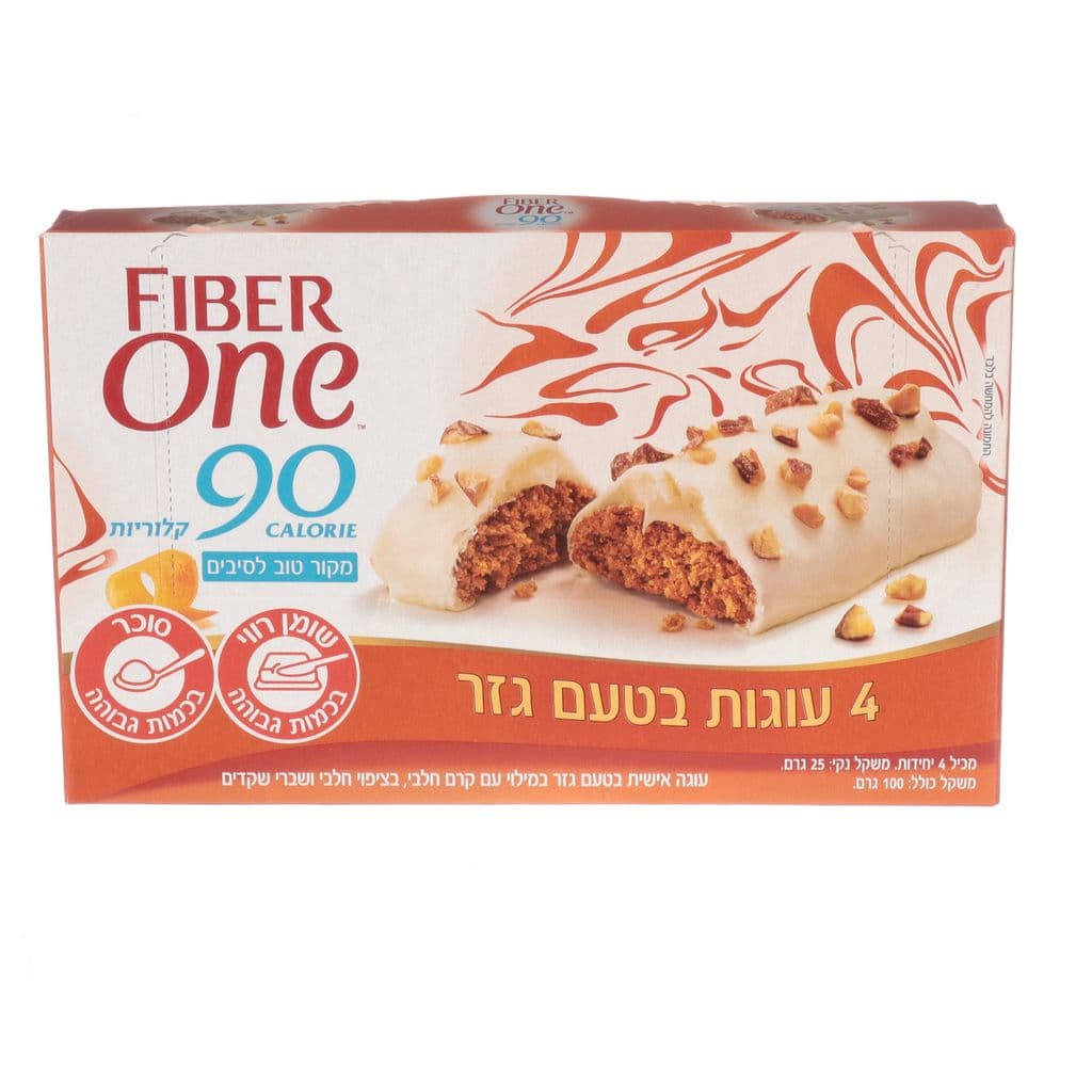 עוגה אישית בטעם גזר במילוי עם קרם חלבי, ציפוי חלבי ושברי שקדים